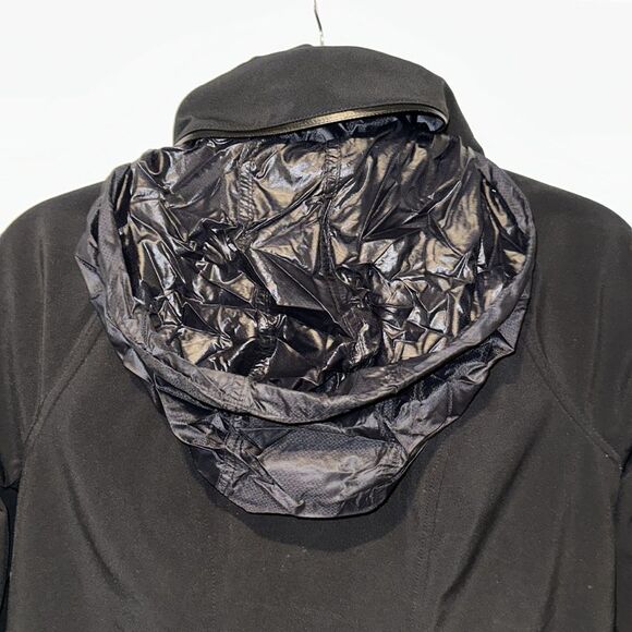 Athleta Women's Small Jacket - Waterproof - Picture 10 of 10